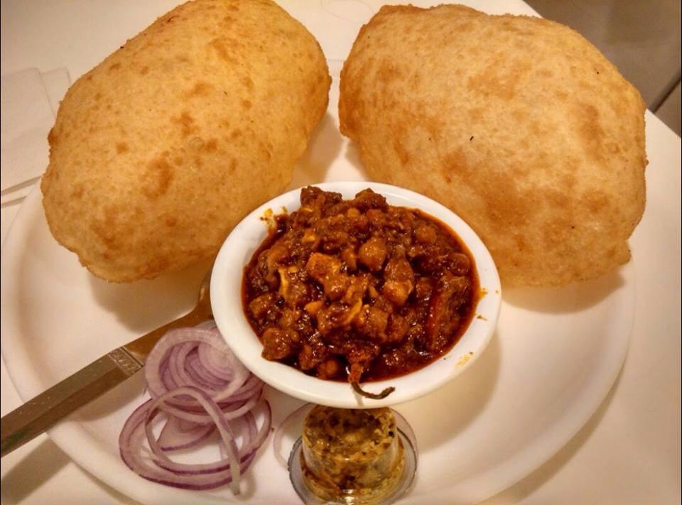 savaari-chole-bhature-delhi-street-food