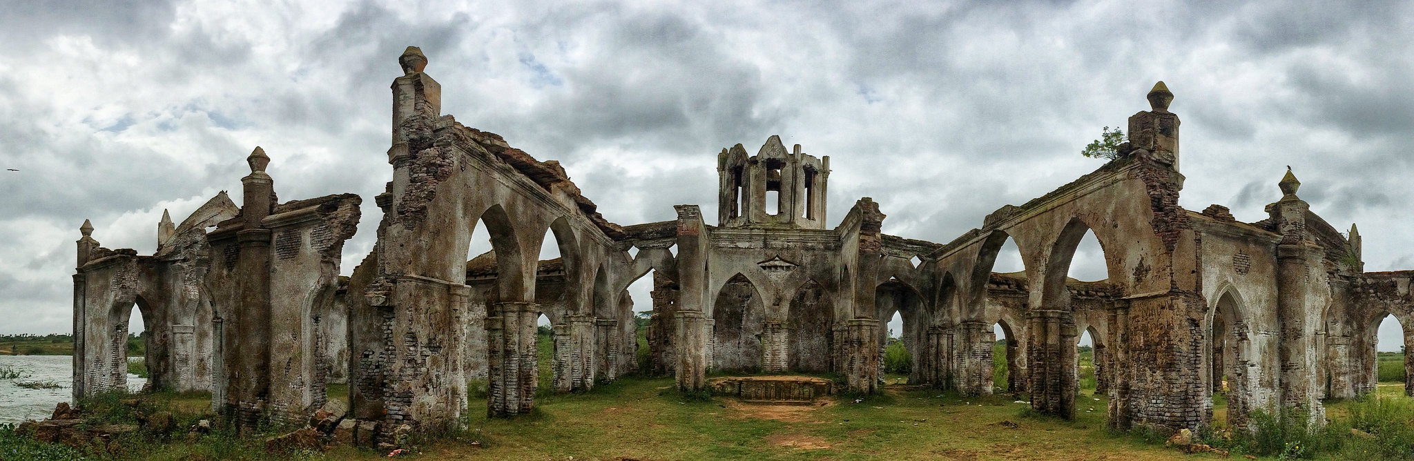 savaari-ruins-of-a-floatinf-church