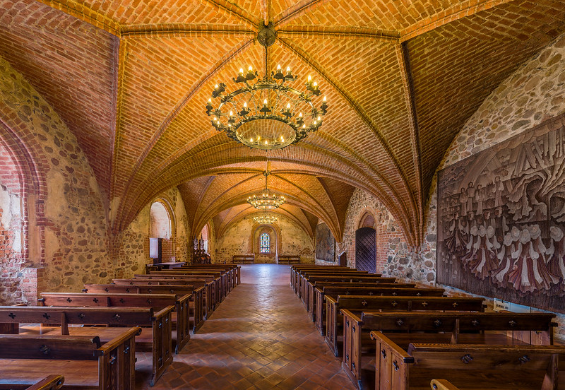 savaari-trakai-castle-chapel-ceilings