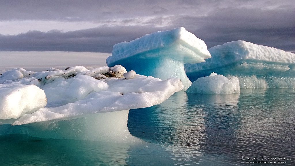 Savaari-ice-chunks-jokulsarlon-lake-iceland