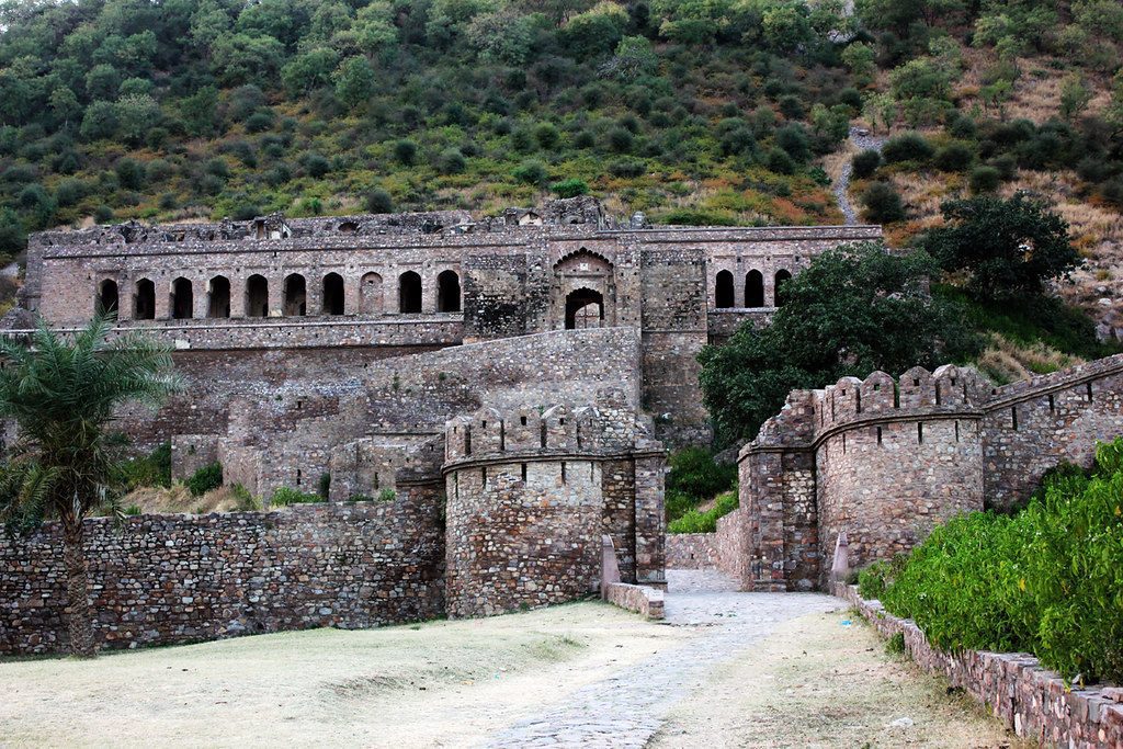 savaari-bhangarh-fort-mystery