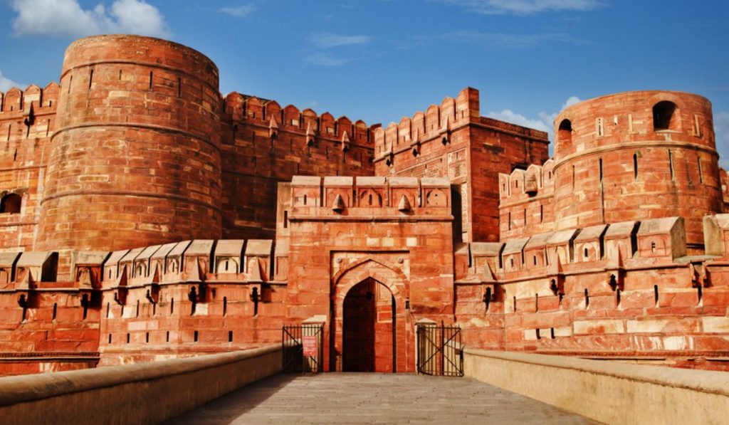 Agra: A Complete Travel Guide